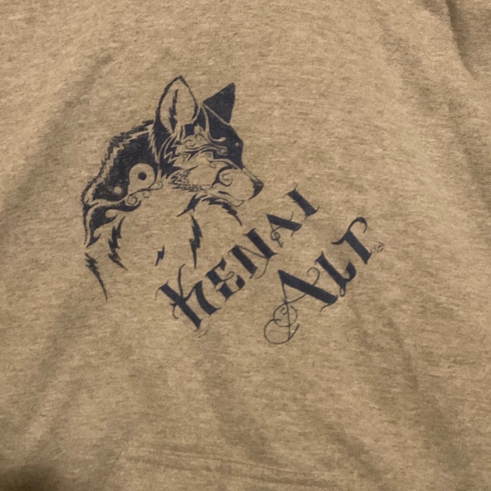 Gildan Gray Wolf Graphic Hoodie “Kenai Alt” size small. Like new.